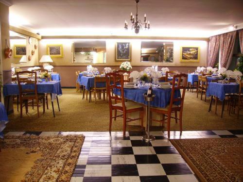 Hotel Restaurant Du Tourisme Latronquière Buitenkant foto